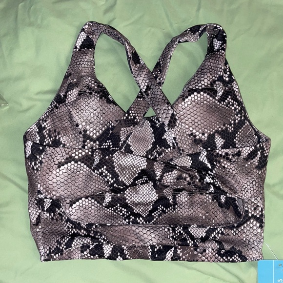 Snake skin athletic top - Picture 2 of 3